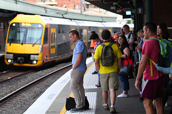 悉尼西线火车载客量达150% 拥挤恶化_ 澳洲财经新闻| 澳洲财经见闻- 用资讯创造财富