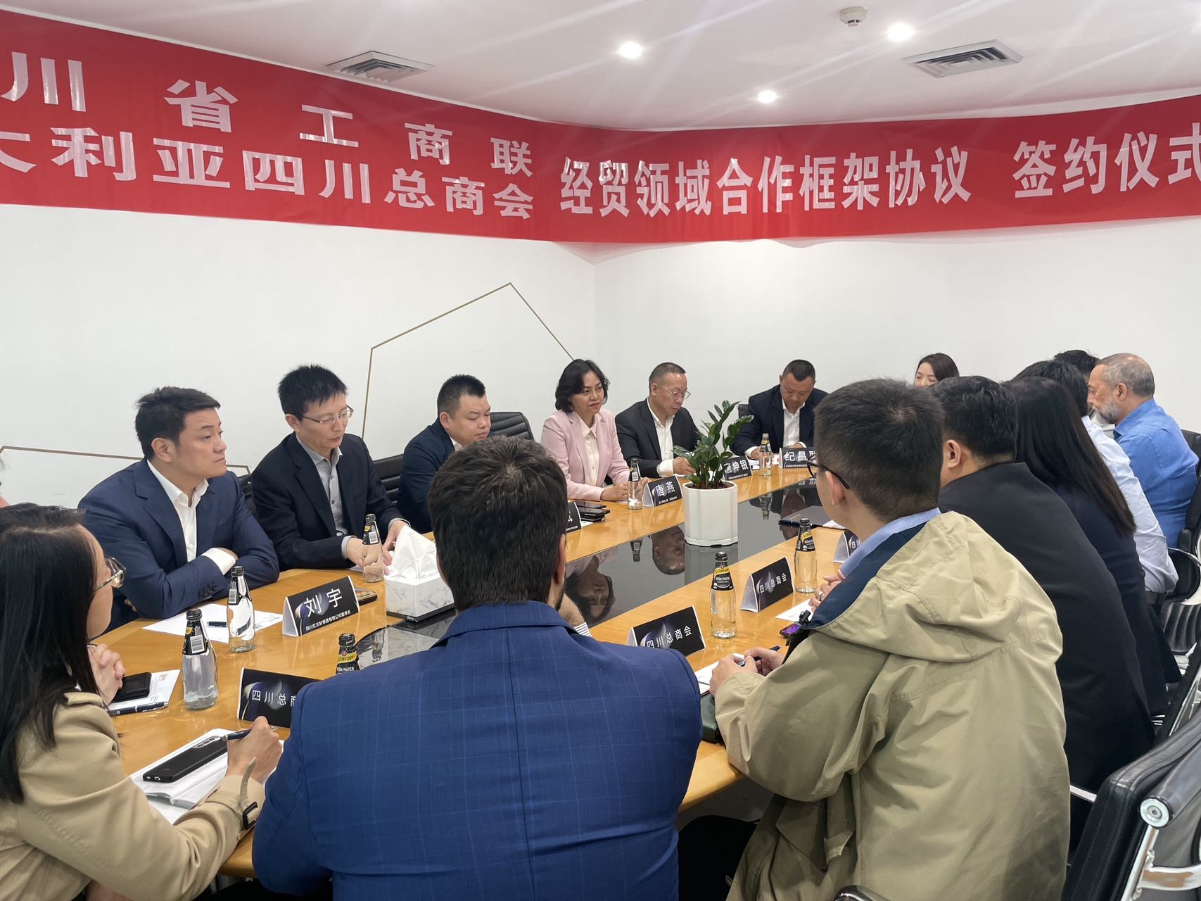 b3ec2c5e-33c8-41a9-aeda-57ba88ef5a8d.jpg