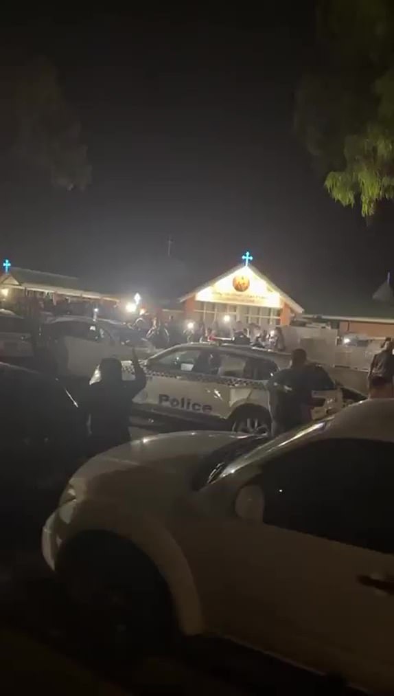 好牧人基督教堂发生刺伤事件后韦克利发生骚乱