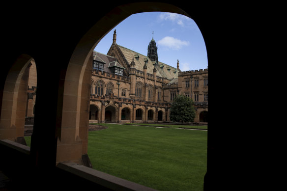 悉尼大学的记录显示，两年内严重学术作弊行为增加了1000％。