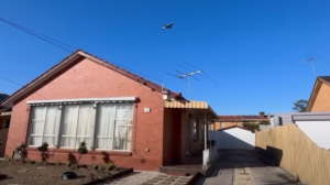 墨尔本垃圾箱女尸案扑朔迷离，警方仍在等待尸检结果