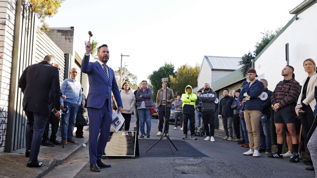 Derelict house auction Enmore
