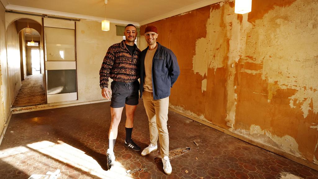 Derelict house auction Enmore