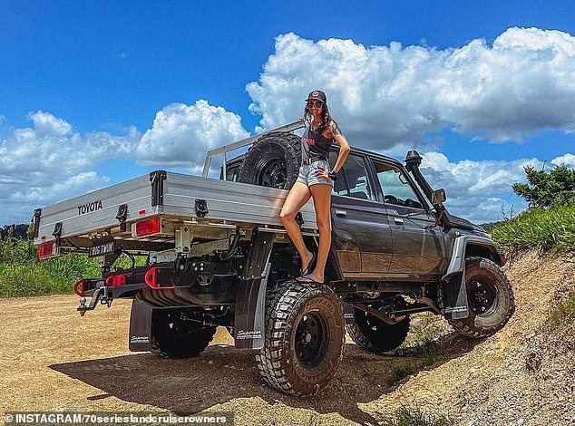 丰田 LandCruiser 70 系列双排座皮卡重 3.5 吨,尽管每公里排放 281 克碳,但仍将幸免于难