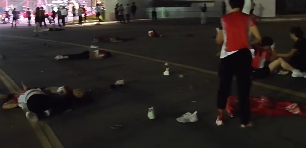 大量伤者倒地不起。