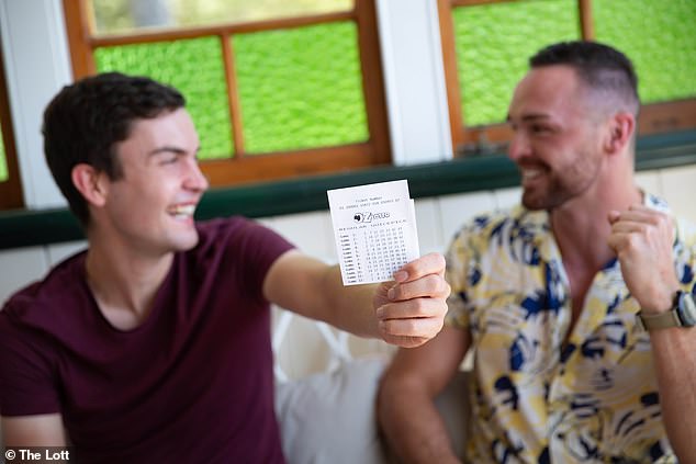 一名来自南澳大利亚州布拉镇(位于阿德莱德以北约 160 公里)的男子在周二的澳大利亚乐透抽奖中领取了 5000 万美元的巨额头奖(图片来源:www.stockimages)