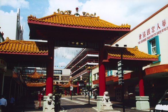 The Wickham Street entrance of the Chinatown Mall in 2000, with pagodas visible in the background.