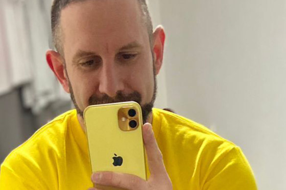 Radalj says when he arrived at the electronics market on January 3, 2020, the shop owner had more than doubled the agreed price to fix his smashed iPhone 11, and put a new deal on the table.