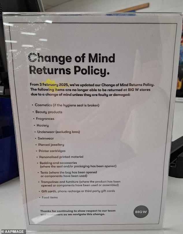 周日，一位购物者分享了最新排除商品清单（如图所示）