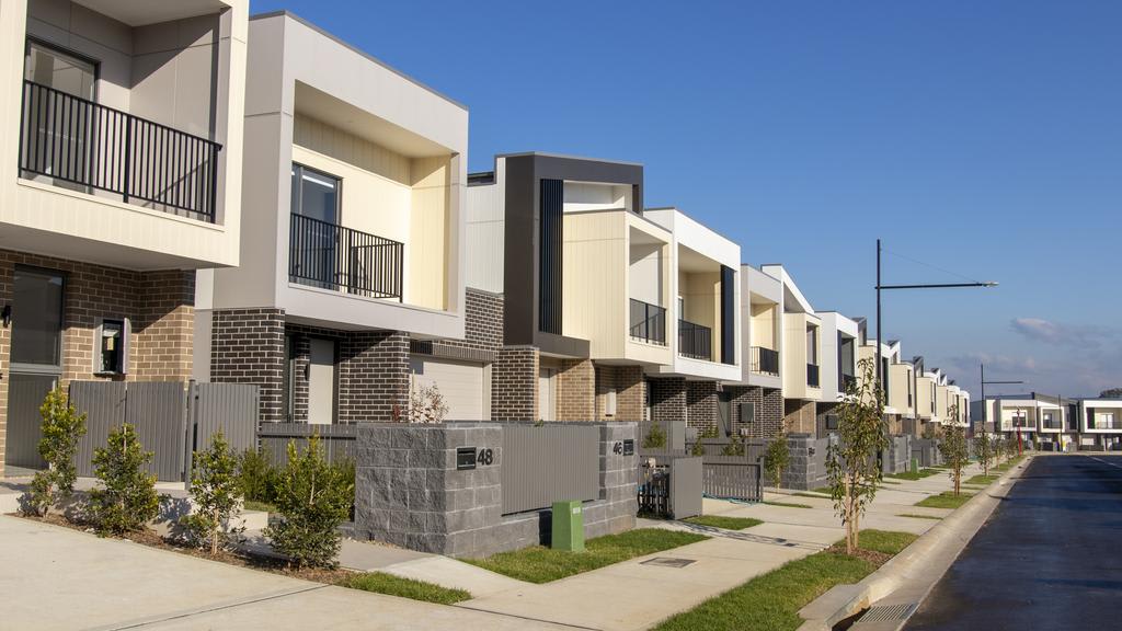 澳大利亚悉尼 - 2019 年 6 月 3 日：悉尼远郊的新住宅建设。