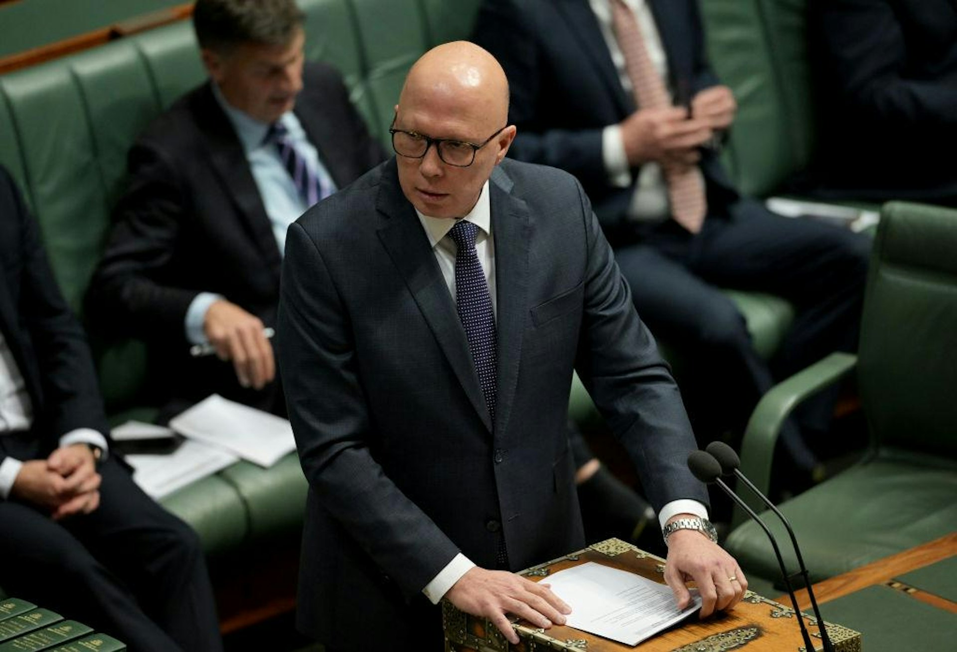 2024年8月22日，澳洲坎培拉，反對黨領袖達頓達頓（Peter Dutton）在澳洲議會大廈眾議院進行質問。（Getty Images）