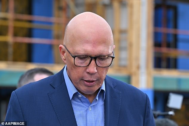 反对党领袖彼得·达顿 (Peter Dutton) 对联盟党的在家办公政策改变了主意