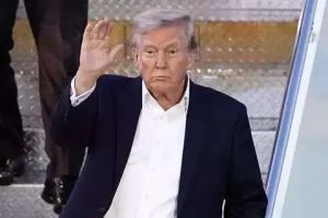 刚刚！川普体检报告炸锅！智力正常但秘密病史曝光，全球震惊...