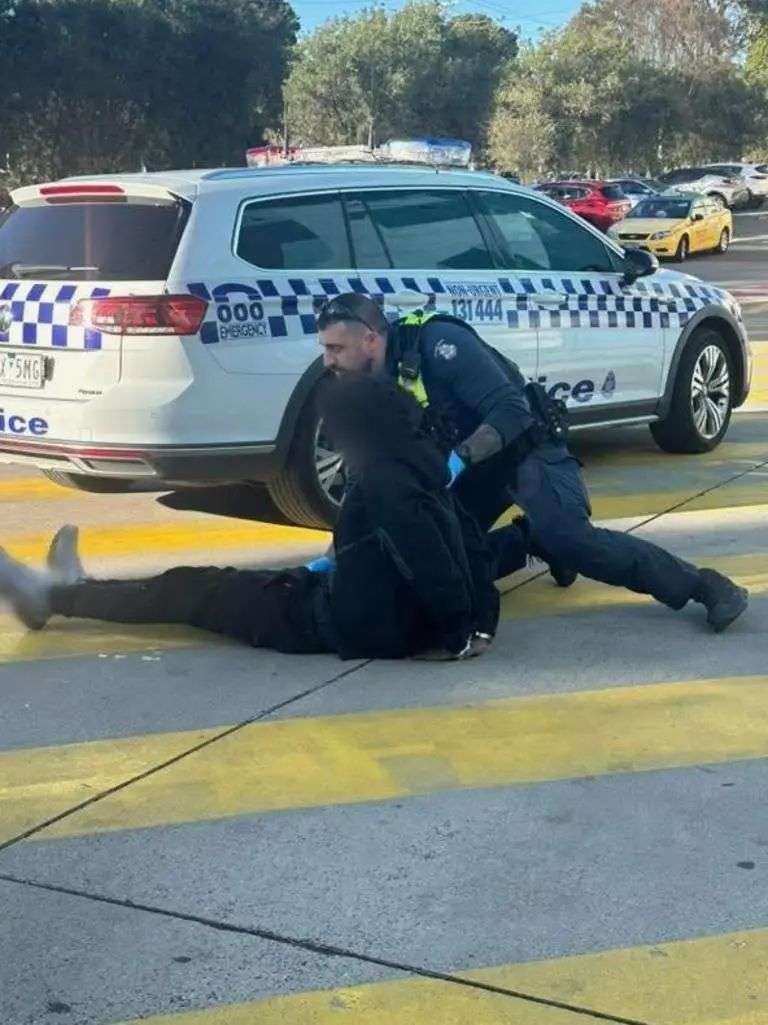 两名青少年已被起诉，警方调查仍在继续。图片：Facebook