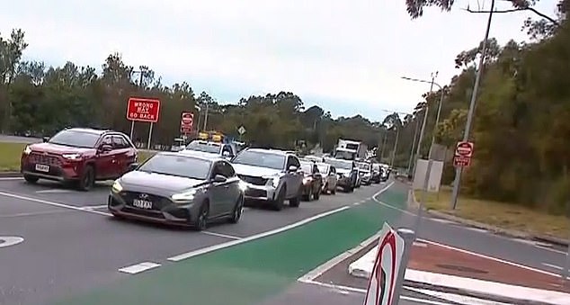 门户高速公路上的一场车祸导致布里斯班交通严重拥堵（如图）