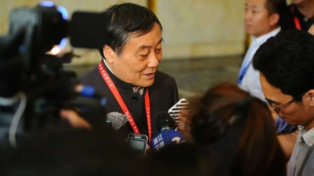 宗庆后人设崩塌侧室携三私生子与宗馥莉争产闹翻舆论