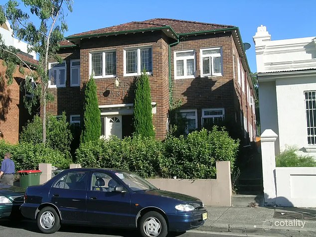 The listing was quickly changed and replaced with the above photo