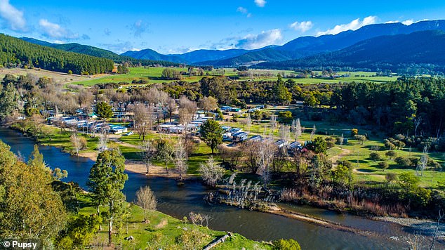 警方在 Porepunkah 地区追捕一名枪手