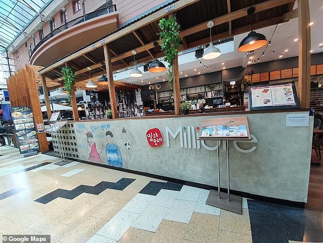 当时 Babbie 正在韩国餐厅 Milliore 用餐,争吵突然爆发