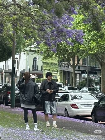 周杰伦和昆凌现身雪梨街头。（翻摄小红书）