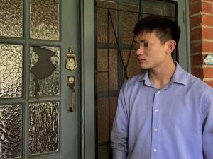 墨尔本深夜惊魂！蒙面歹徒强闯民宅，华人学生提刀赶匪