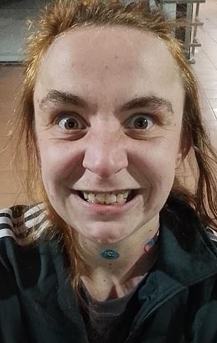 多年来，劳伦·达鲁尔的衰落显而易见。