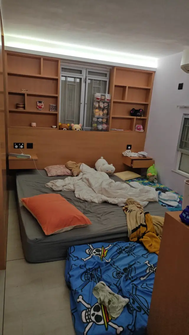 在火灾之前，李先生房间的面貌。