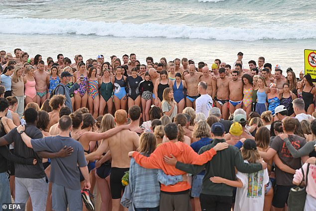 星期日已被定为反思日，澳大利亚人民仍在哀悼。