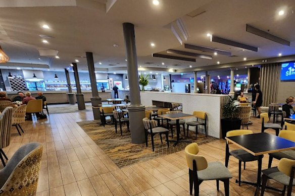 仙女草甸的兄弟会保龄球和娱乐俱乐部。