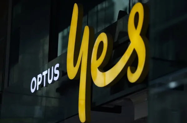 离谱| Optus致命断网再爆黑料:淡化危机还发错邮件!谎称“仅10通电话受影响”-yeeyi