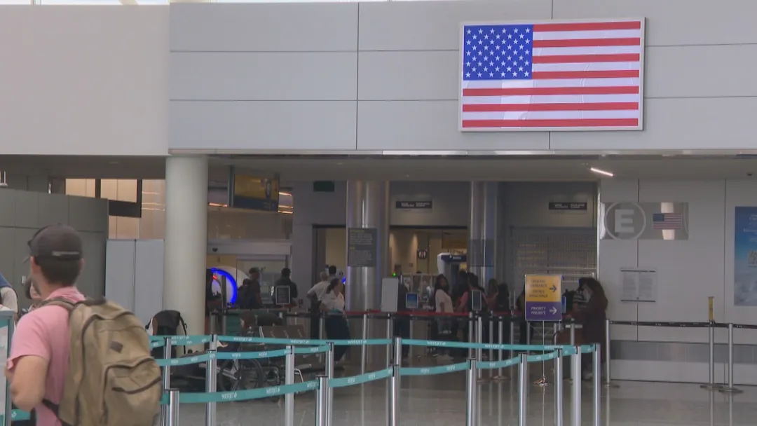 Calgary airport limiting U.S. customs access to 2 hours before flight time | Globalnews.ca