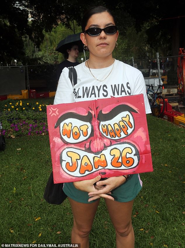 2026年1月26日 悉尼 NSWWWW.MATRIXNEWS.COM.AUCRED：MATRIXNEWS 为《每日邮报》澳大利亚版报道：海德公园入侵日抗议活动 今天，澳大利亚原住民及其支持者在海德公园举行抗议活动。