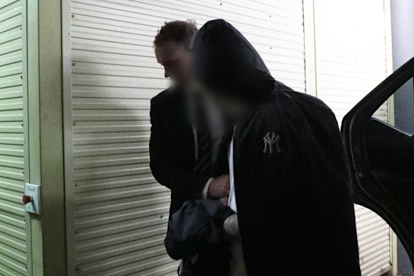 警方将穆某从墨尔本引渡到悉尼,以调查其在绑架案中的角色。