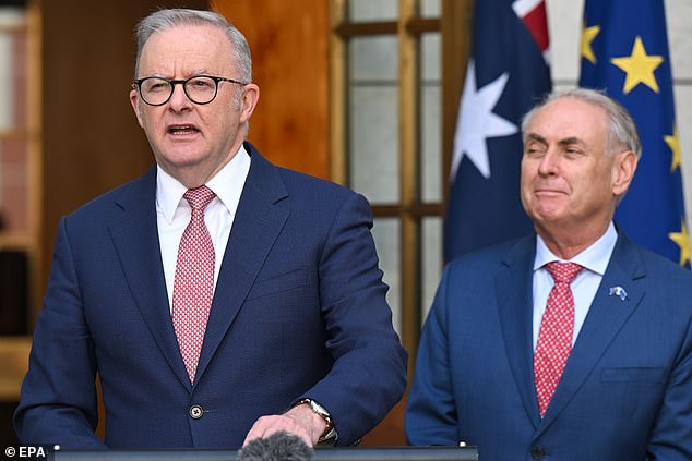 阿尔巴尼亚政府对一份泄露的国家燃料应急响应手册做出回应。该手册显示，在严重的燃料供应危机中，政府采取了配给措施，限制燃料采购量。