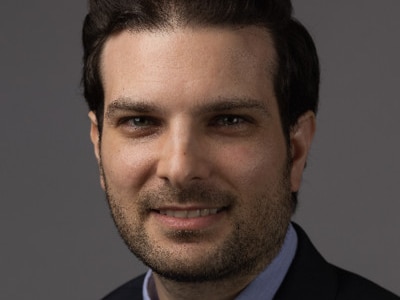 穆迪研究员瑟科斯塔先生说,澳洲政府和大学都在积极找寻中国之外的替代市场。