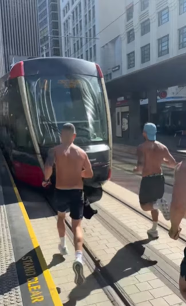 69cc84655bce4.png 企业微信截图_17750106609895.png