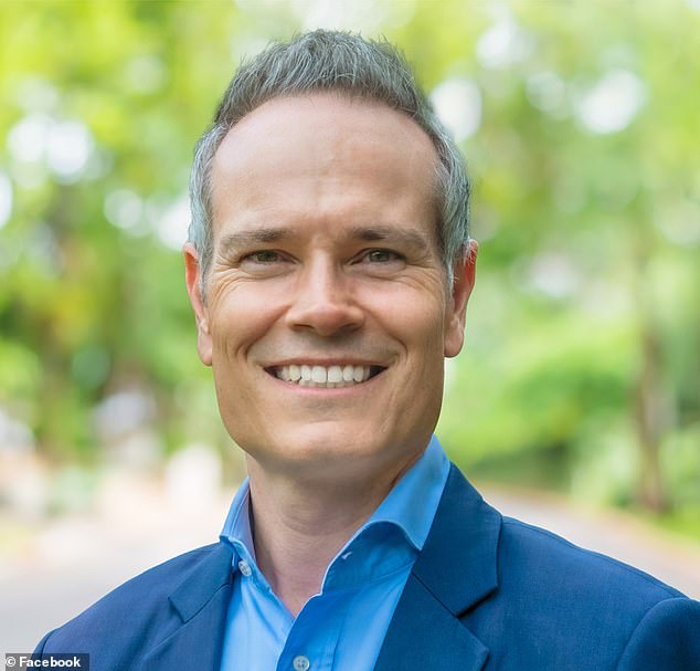 威洛比选区议员蒂姆·詹姆斯批评了复活节长周末期间关闭地铁的决定。