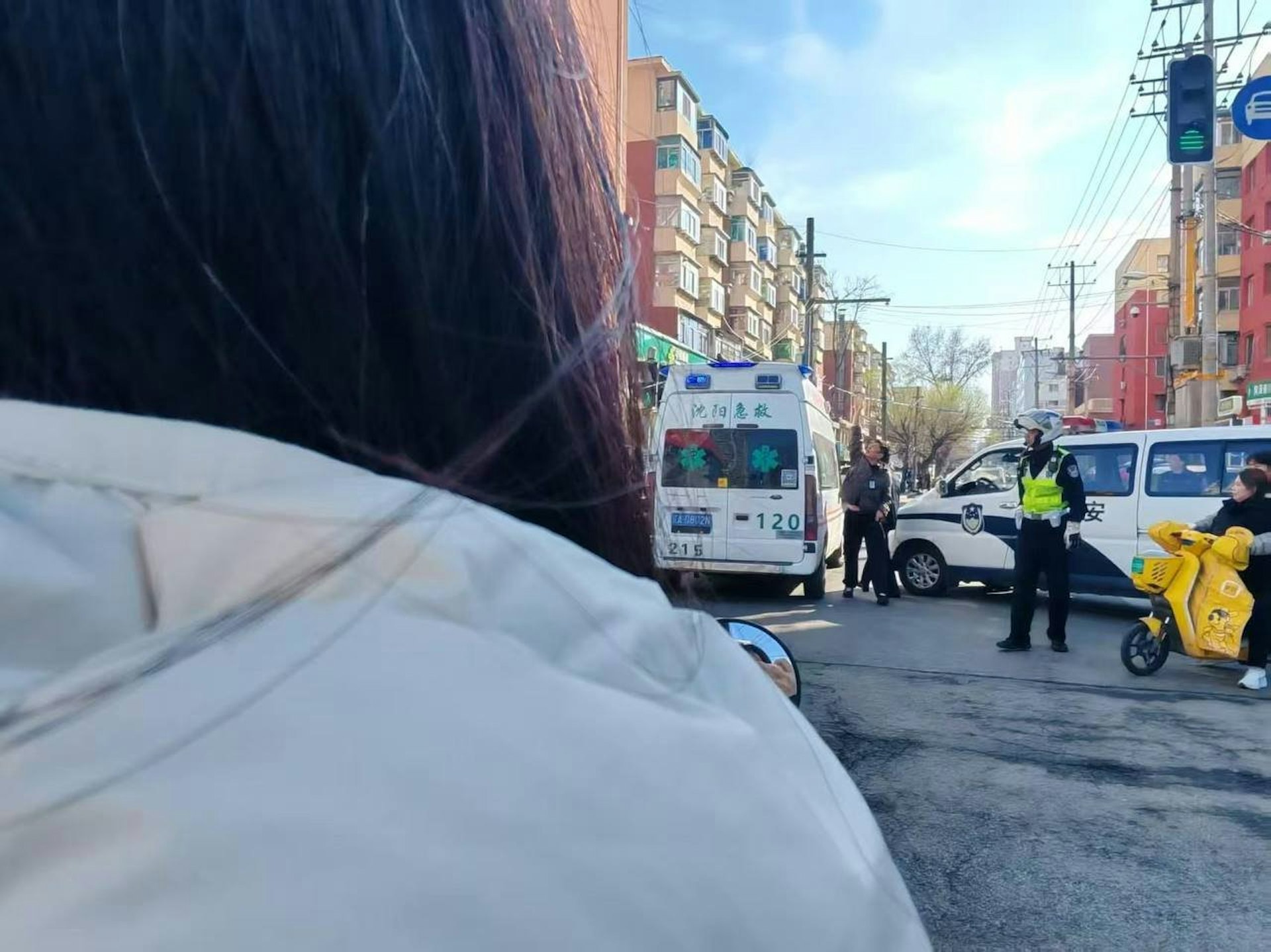 事发地主要集中在沈阳市和平区的南京街第三小学及太原街附近的菜市场一带。（X平台）