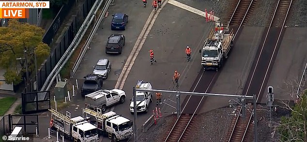 All trains are suspended between Chatswood and Gordon due to the ongoing wiring repairs