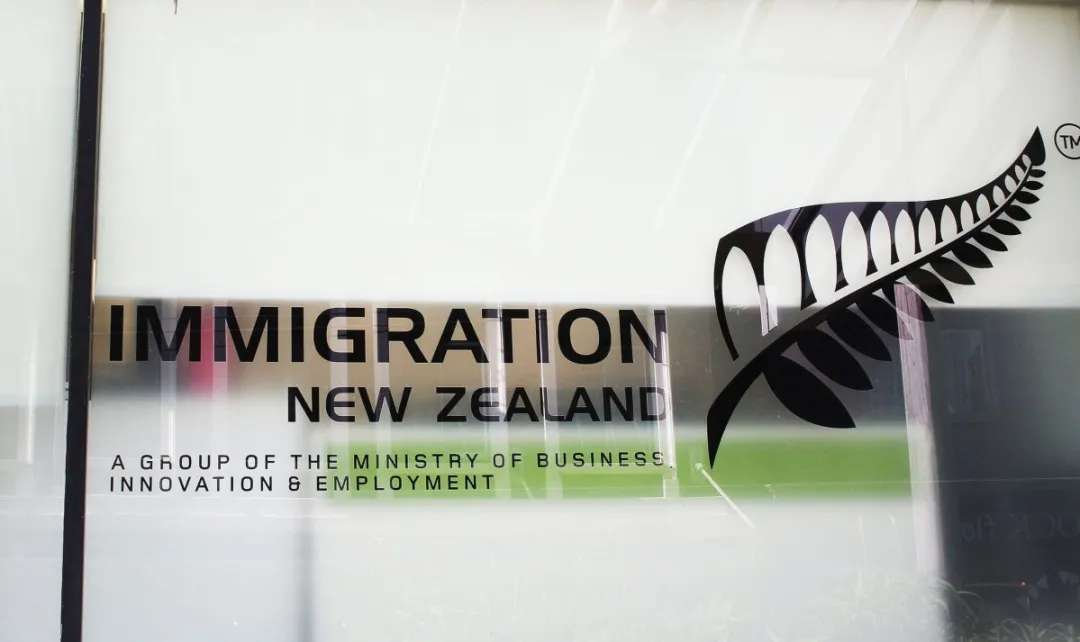 Hold-ups at Immigration despite surge in staff and expenditure